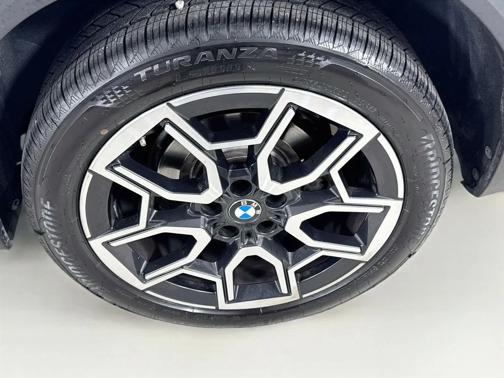 Used 2025 White BMW xDrive28i image 42