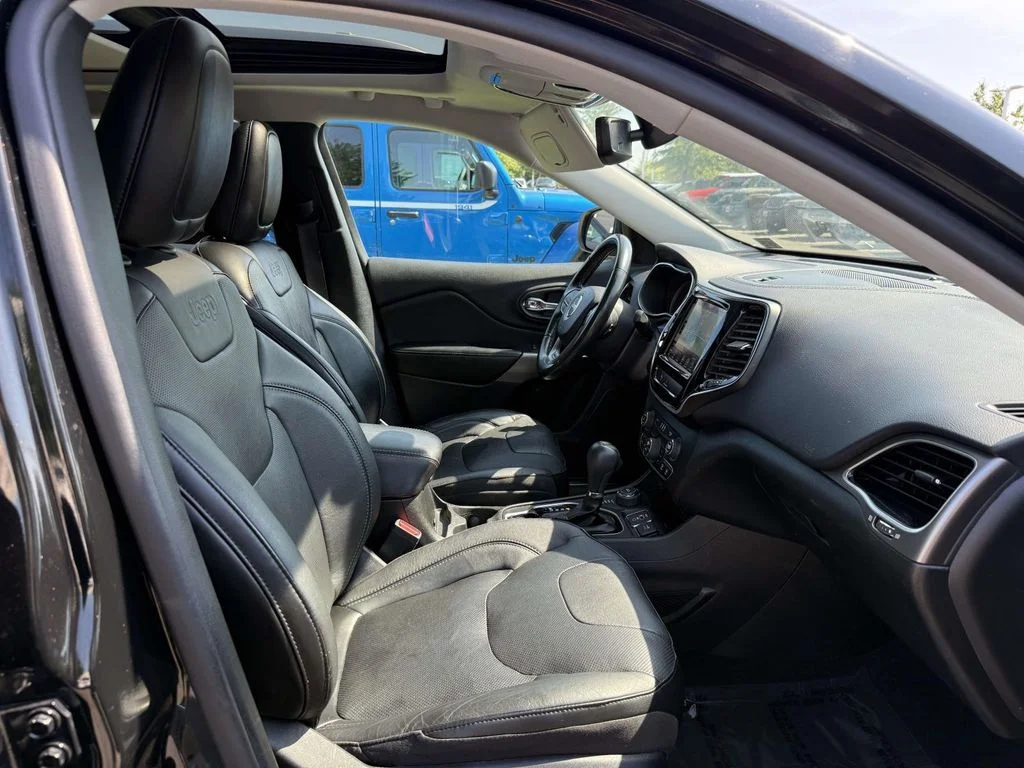 Used 2019 Black Jeep Limited image 16