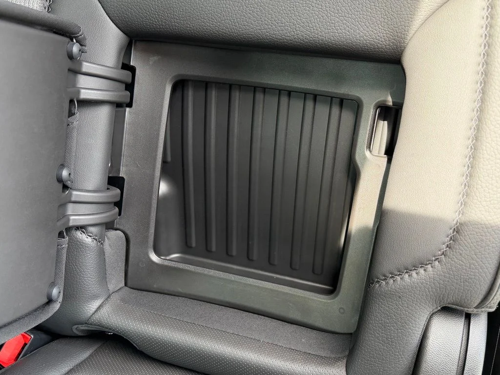 Used 2025 Silver GMC Denali image 8