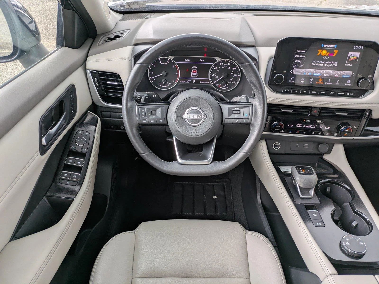 Used 2023 Super Black Nissan SL image 16