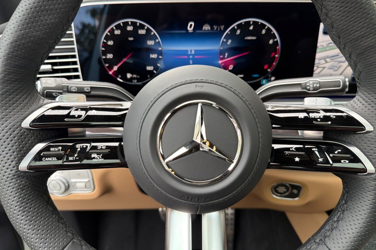 New 2026 Polar White Mercedes-Benz GLS 450 4MATIC® SUV image 24