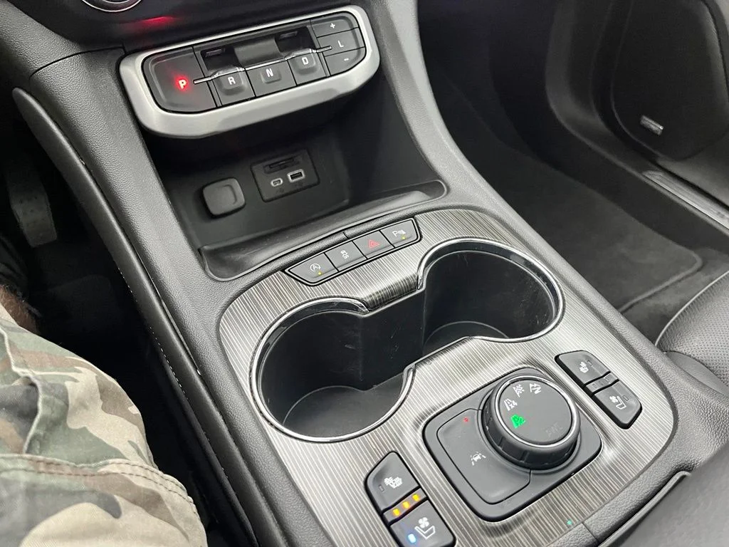 Used 2023 Silver GMC SLT image 28