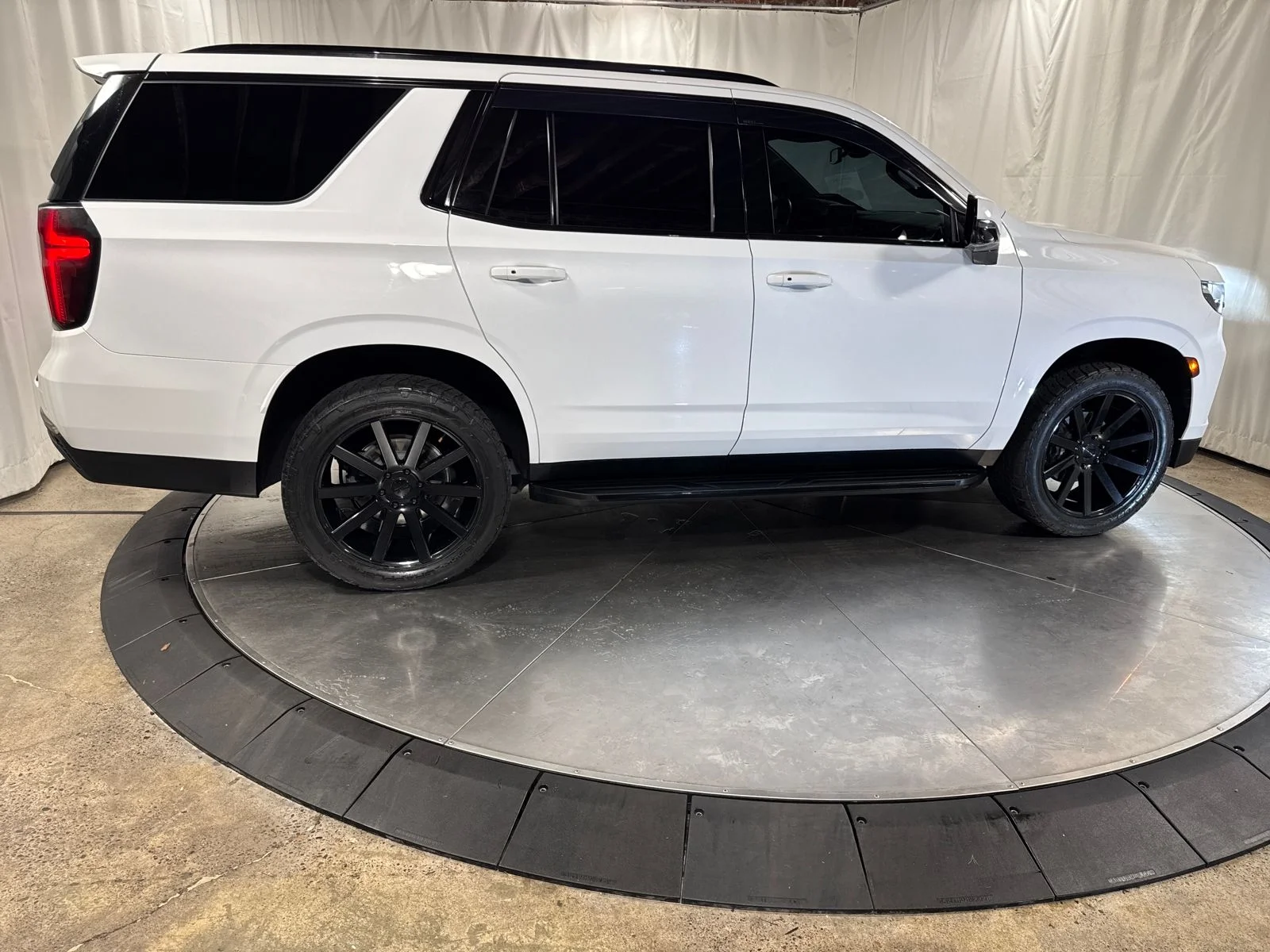 Used 2022 Summit White Chevrolet RST image 9