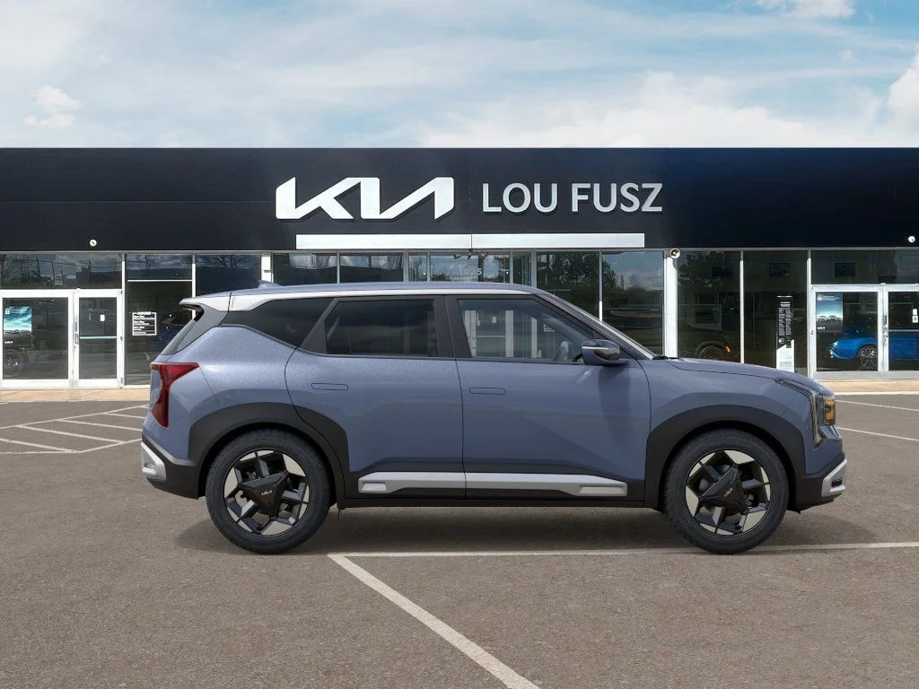 New 2027 Pale Gray Kia EX image 7