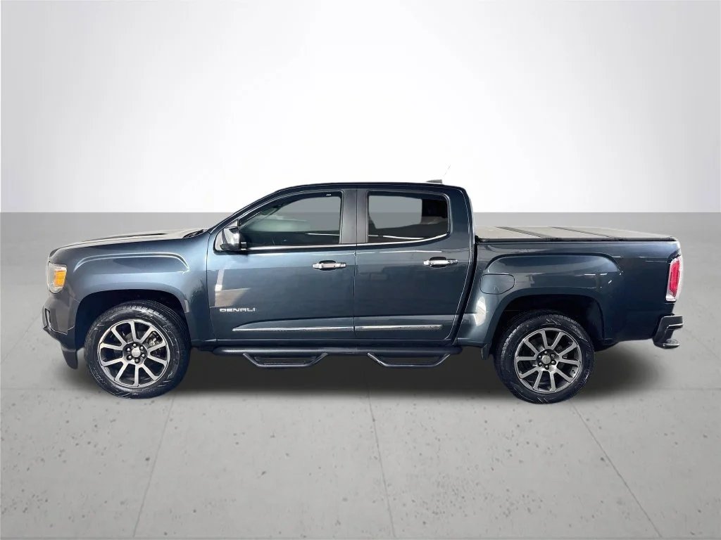 Used 2019 Blue GMC Denali image 9