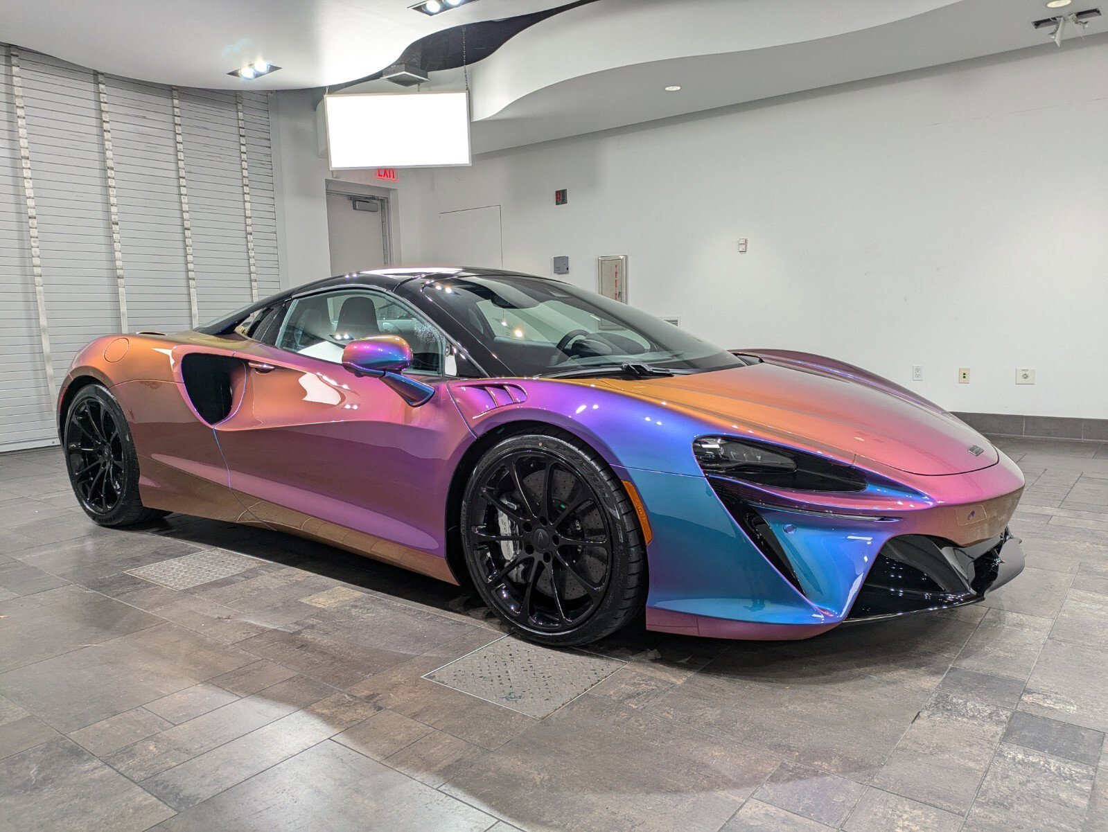 2025 McLaren Artura - Photo 25