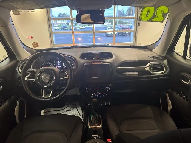 Used 2020 Black Jeep Latitude 4x4 image 8