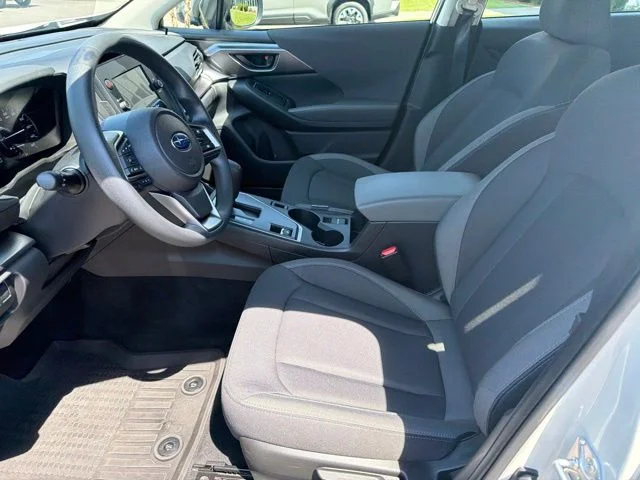 Used 2025 White Subaru Base image 20