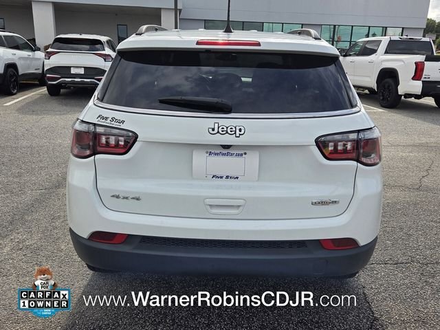 Used 2023 White Jeep Latitude image 11