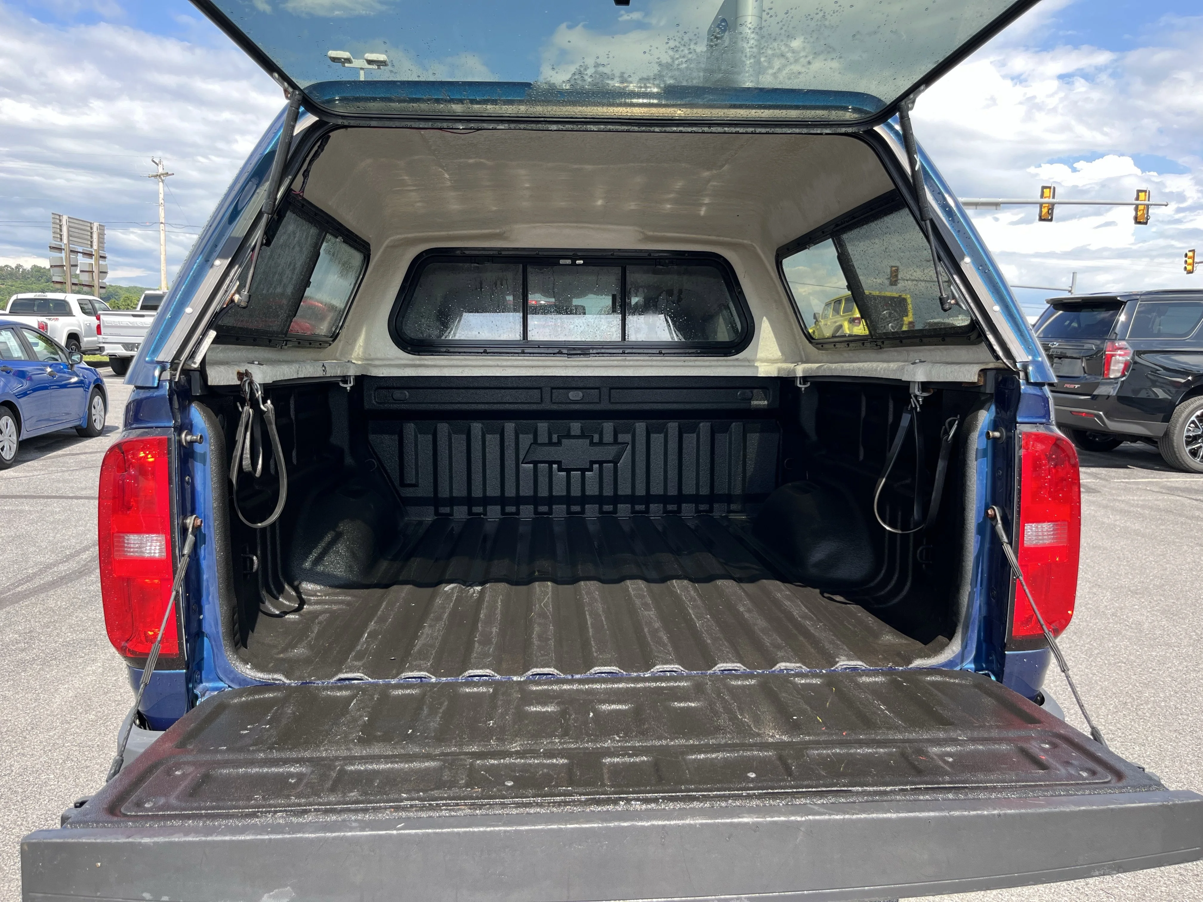 Used 2019 Pacific Blue Metallic Chevrolet Z71 image 7
