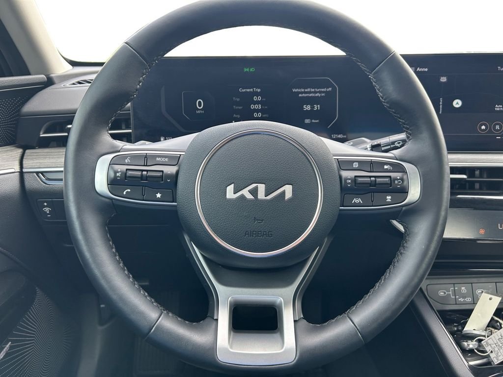 Used 2025 Black Kia EX image 17