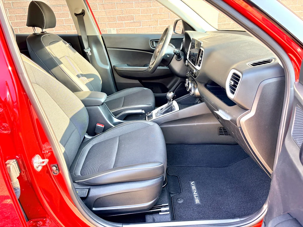 Used 2025 Ultimate Red Hyundai Limited image 21