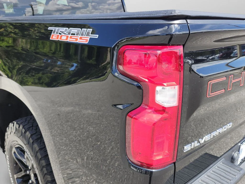 Used 2022 Black Chevrolet LT Trail Boss image 15