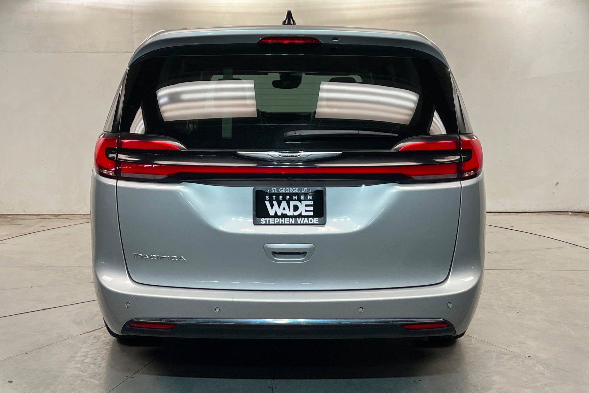 2024 Chrysler Pacifica Touring L - Photo 5