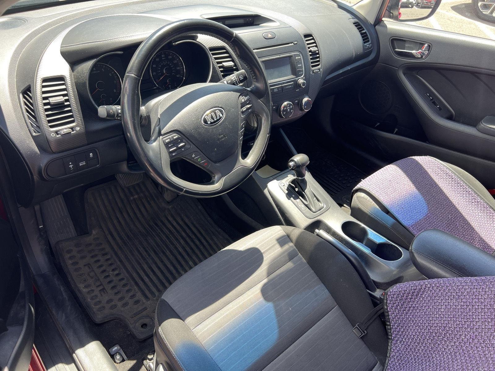 Used 2014 Crimson Red Kia EX image 5