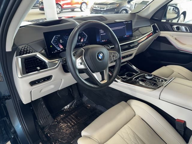 Used 2025 Blue BMW xDrive40i image 13