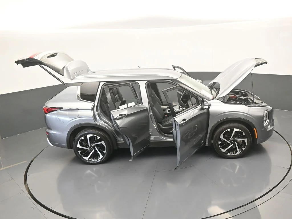 Used 2022 Silver Mitsubishi SEL image 65