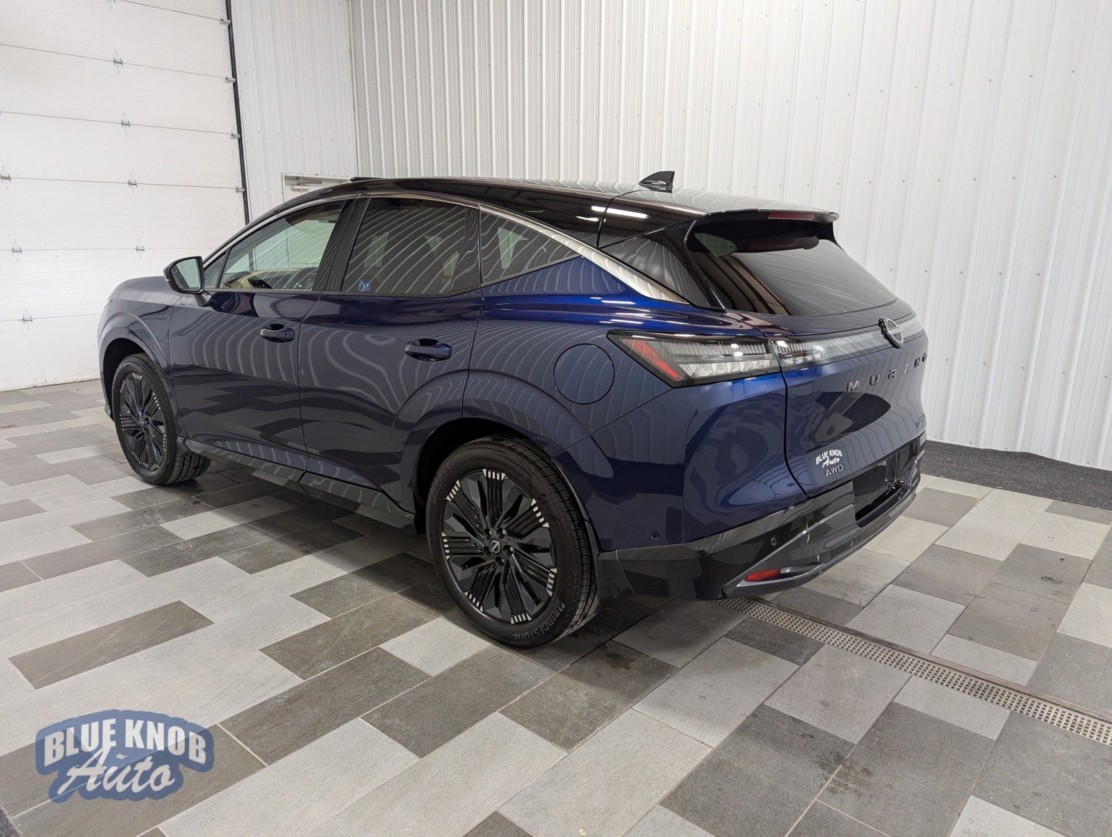 2025 Nissan Murano Platinum photo 2