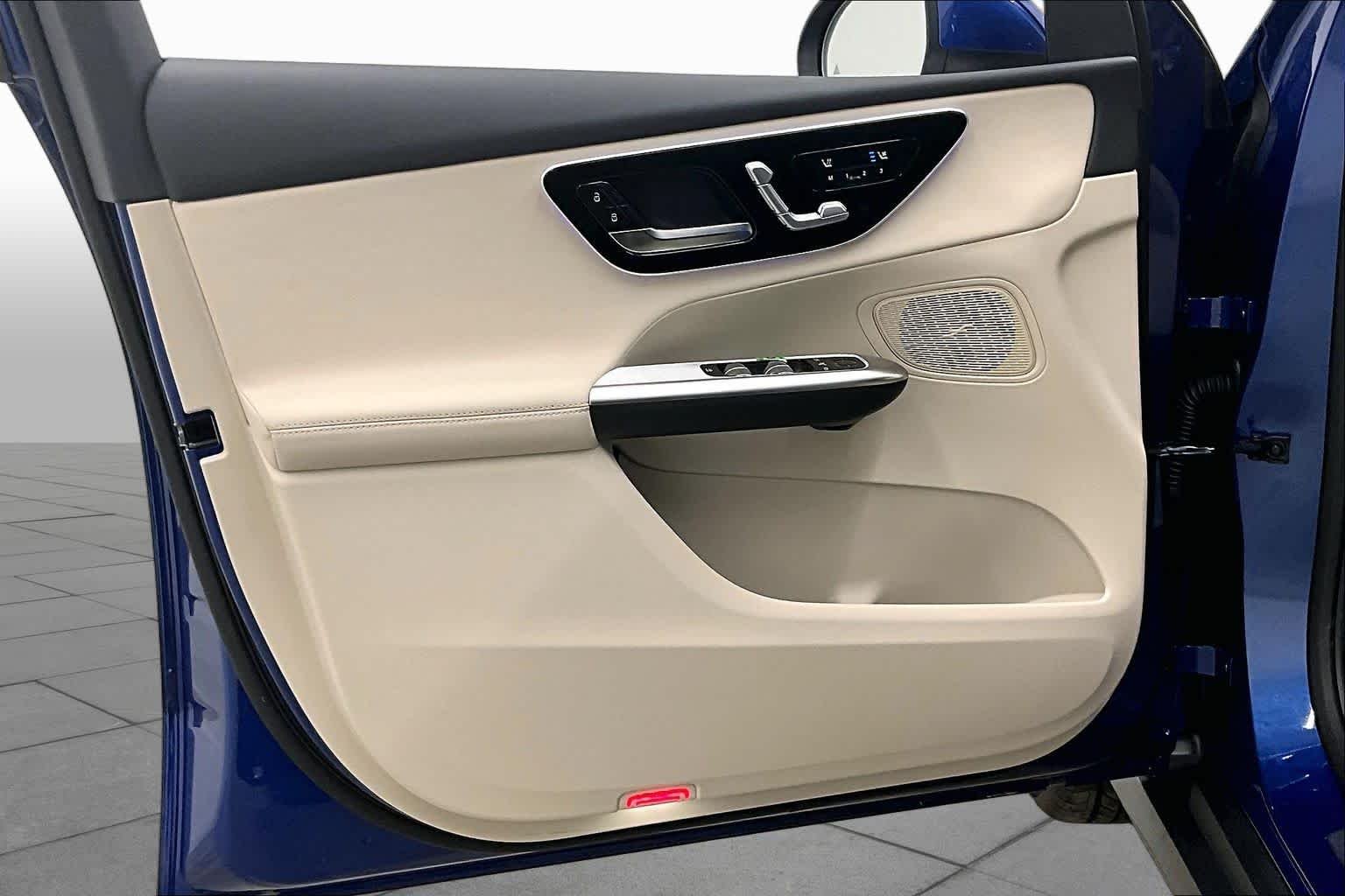 New 2026 Starling Blue Metallic Mercedes-Benz GLC 300 image 10