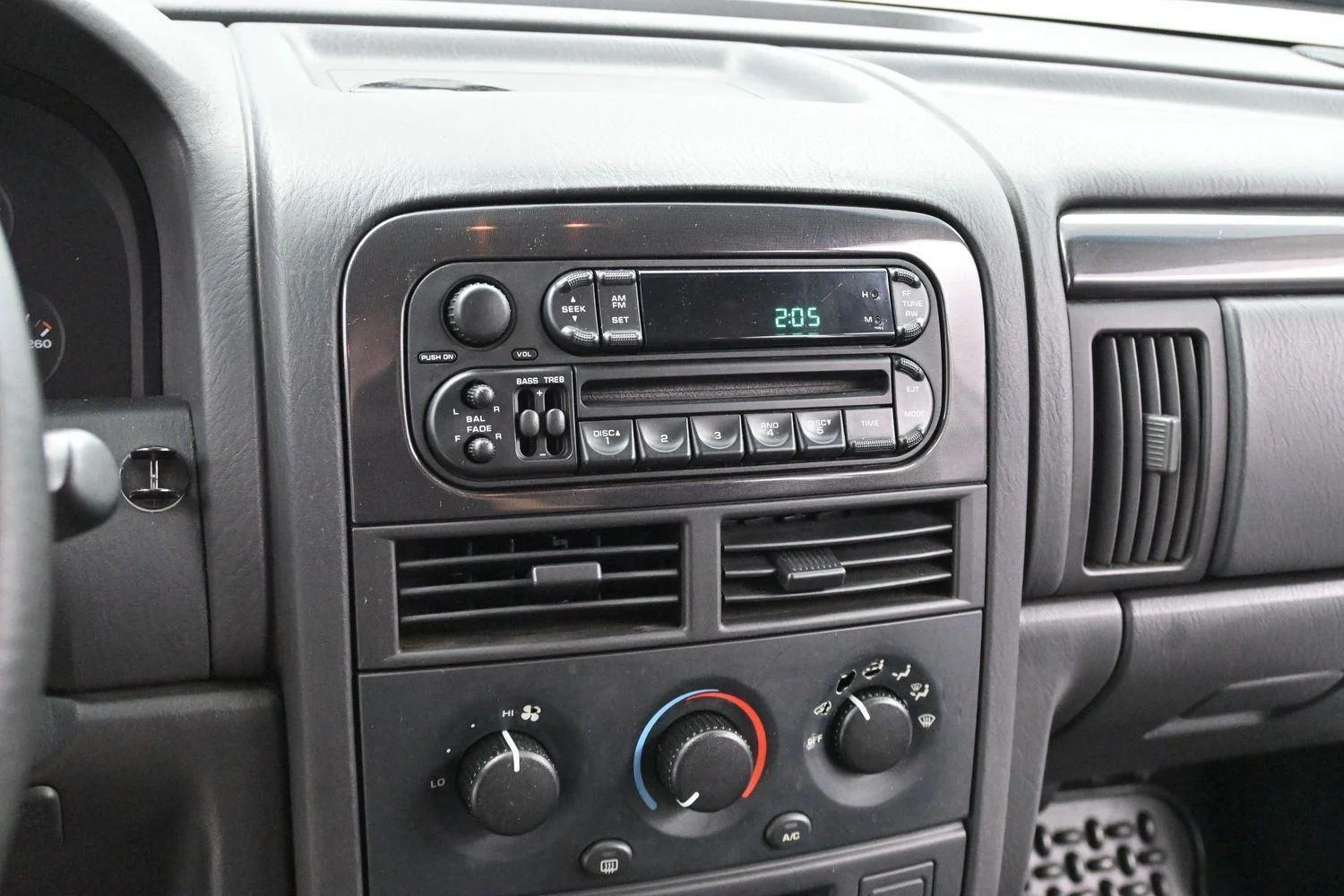 Used 2004  Jeep Columbia Edition 2WD image 17