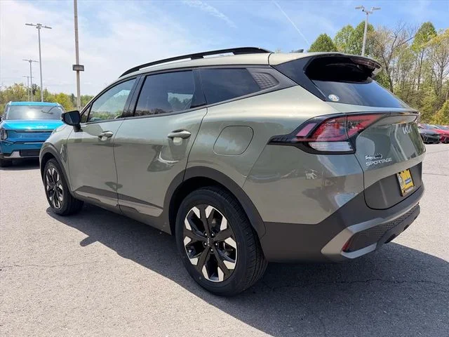 Used 2023 Green Kia X-Line image 5