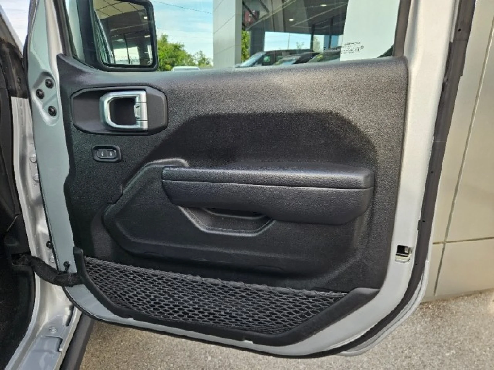 Used 2024 Silver Jeep Rubicon image 17