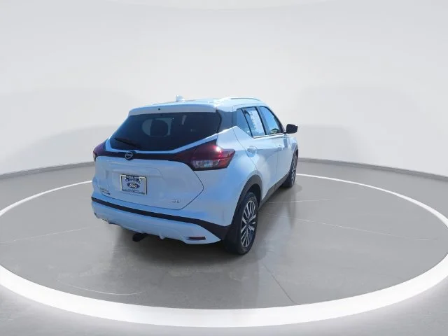Used 2024 White Nissan SV image 8