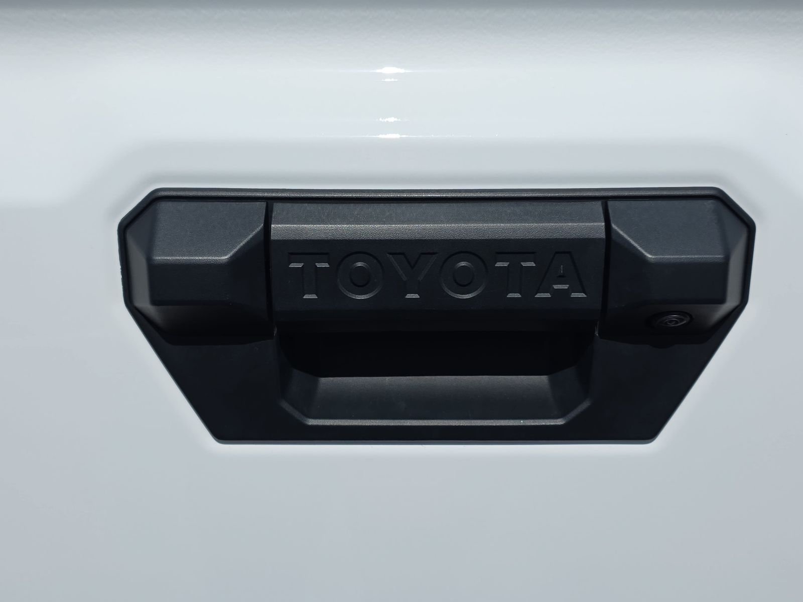 2025 Toyota Tacoma SR5 - Photo 13