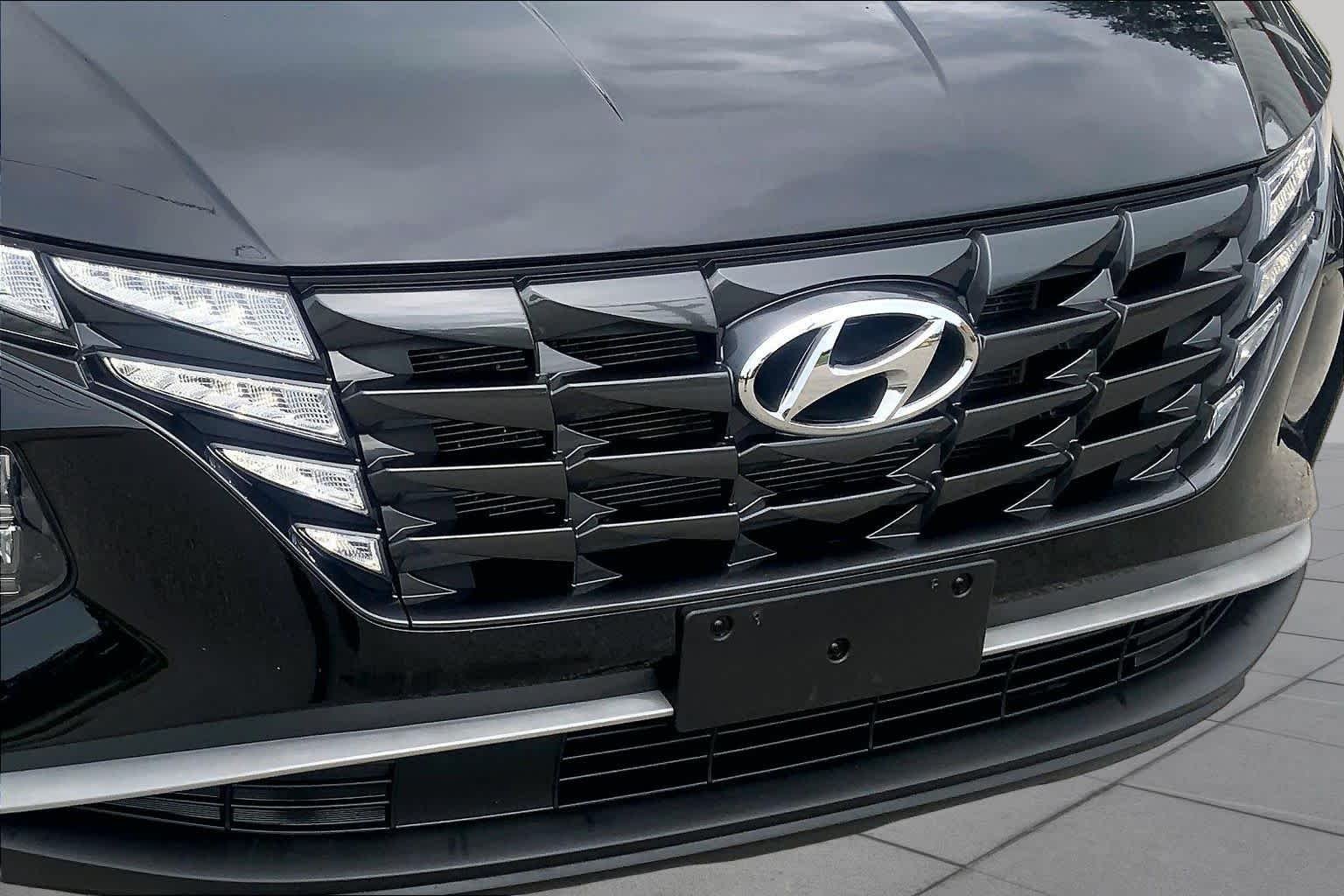 Used 2024 Black Pearl Hyundai SEL image 28