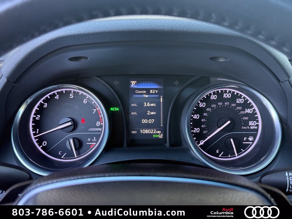 Used 2018 White Toyota SE image 24