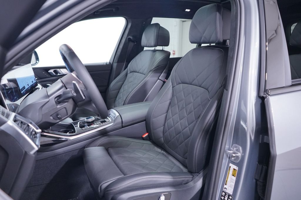 Used 2026 Gray Metallic BMW xDrive40i image 7