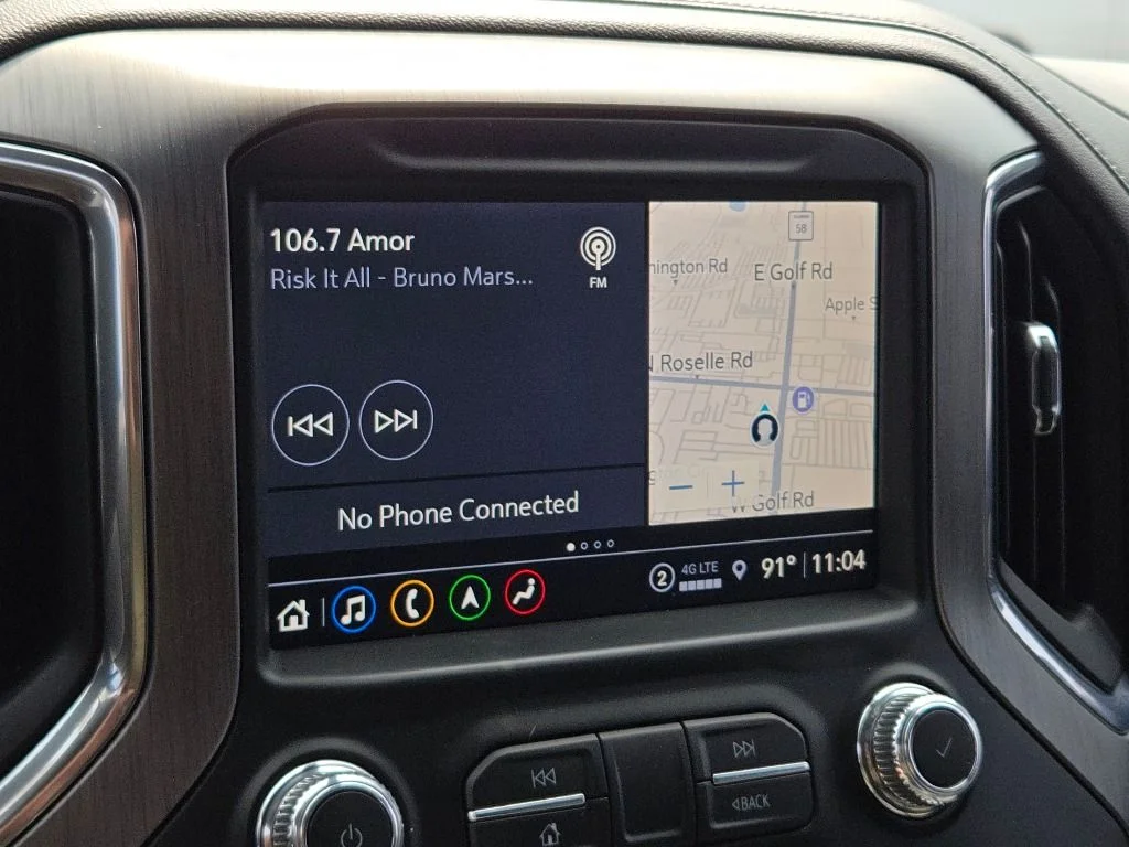 Used 2022 White GMC Denali image 30