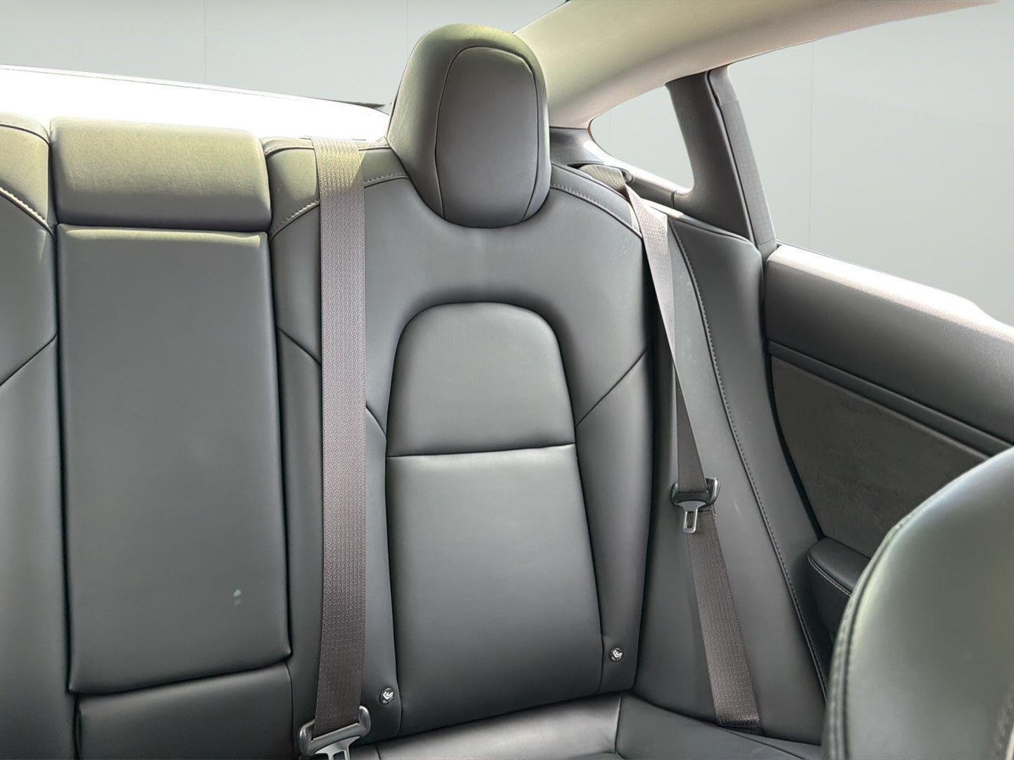 Used 2018  Tesla Long Range Battery image 16