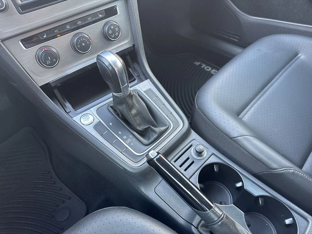 Used 2016 Gray Volkswagen SE image 18