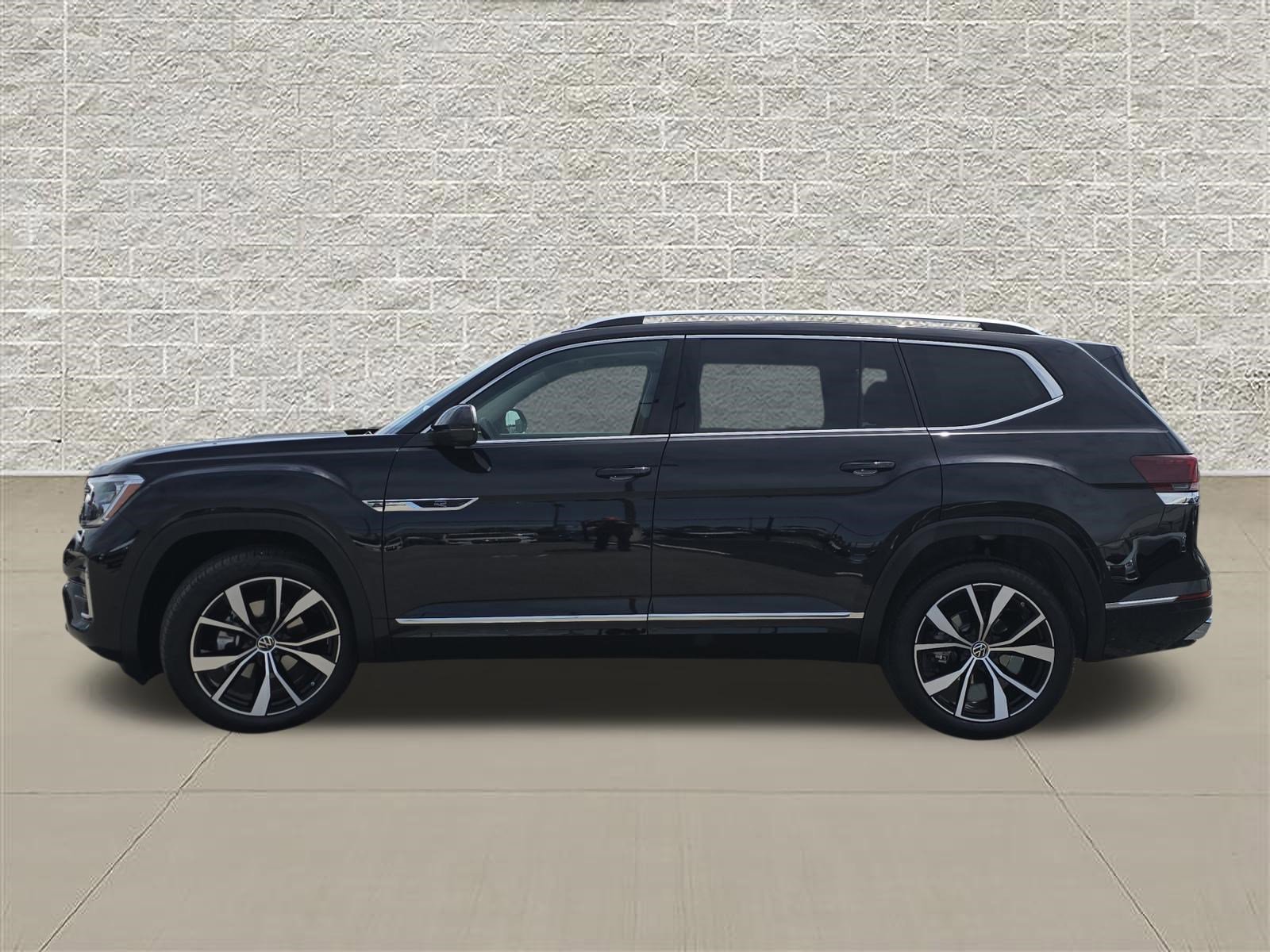 New 2026 Deep Black Pearl Volkswagen 2.0T SEL Premium R-Line image 4