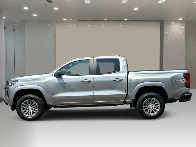 Used 2024 Gray Chevrolet LT image 3