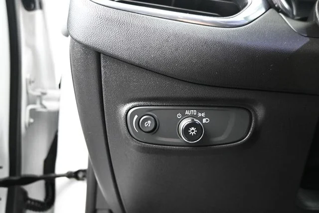 Used 2019 White Chevrolet LT image 15