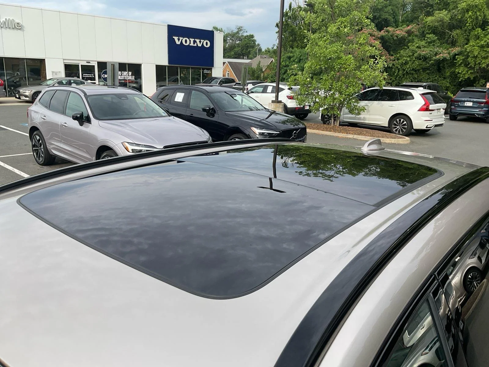 New 2026 Bright Dusk Metallic Volvo Plus image 27