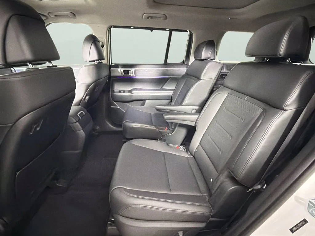 Used 2026 White Hyundai Limited image 27