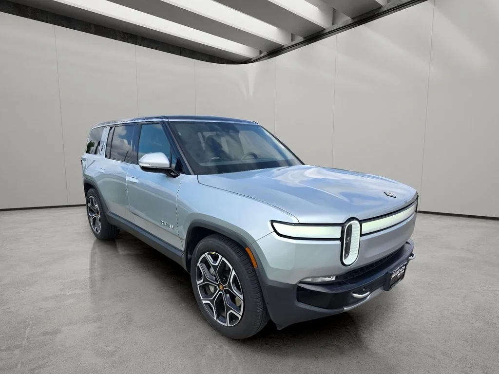 Used 2024 Grey Rivian Adventure image 7