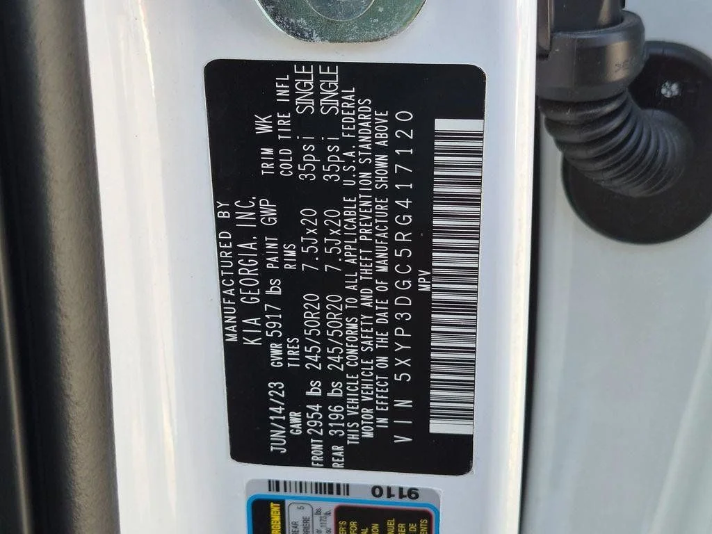Used 2024 White Kia EX X-Line image 34