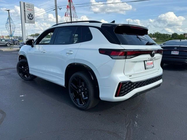 New 2026 White Volkswagen 2.0T SE R-Line Black image 5