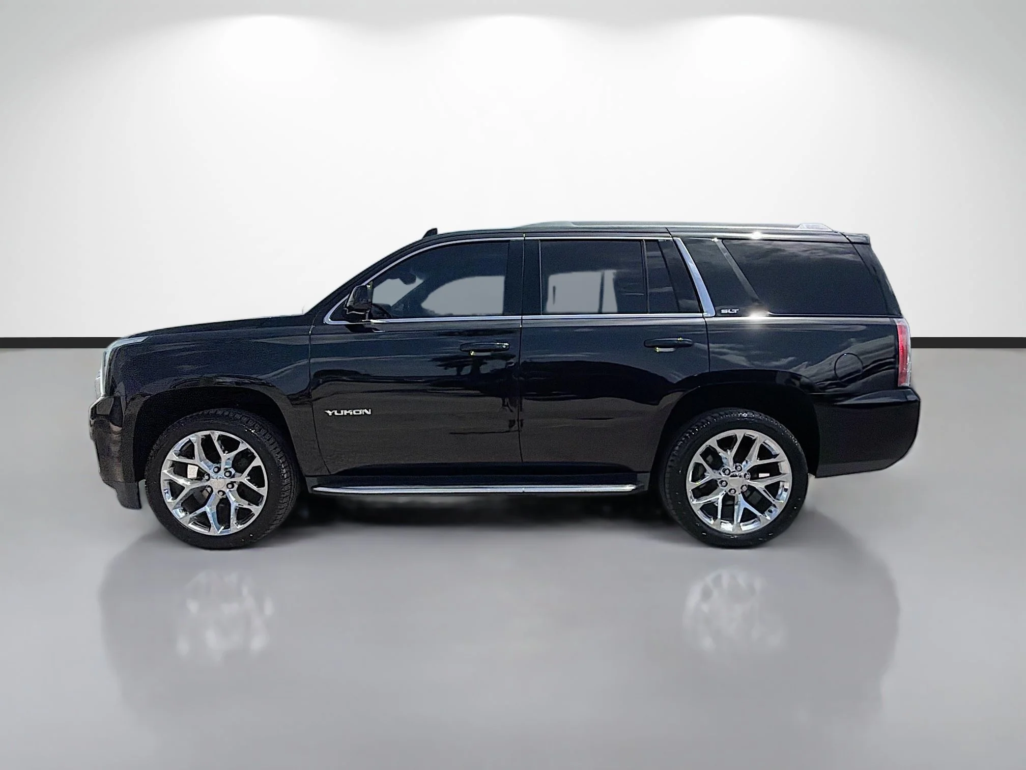 Used 2019 Onyx Black GMC SLT Standard Edition image 2