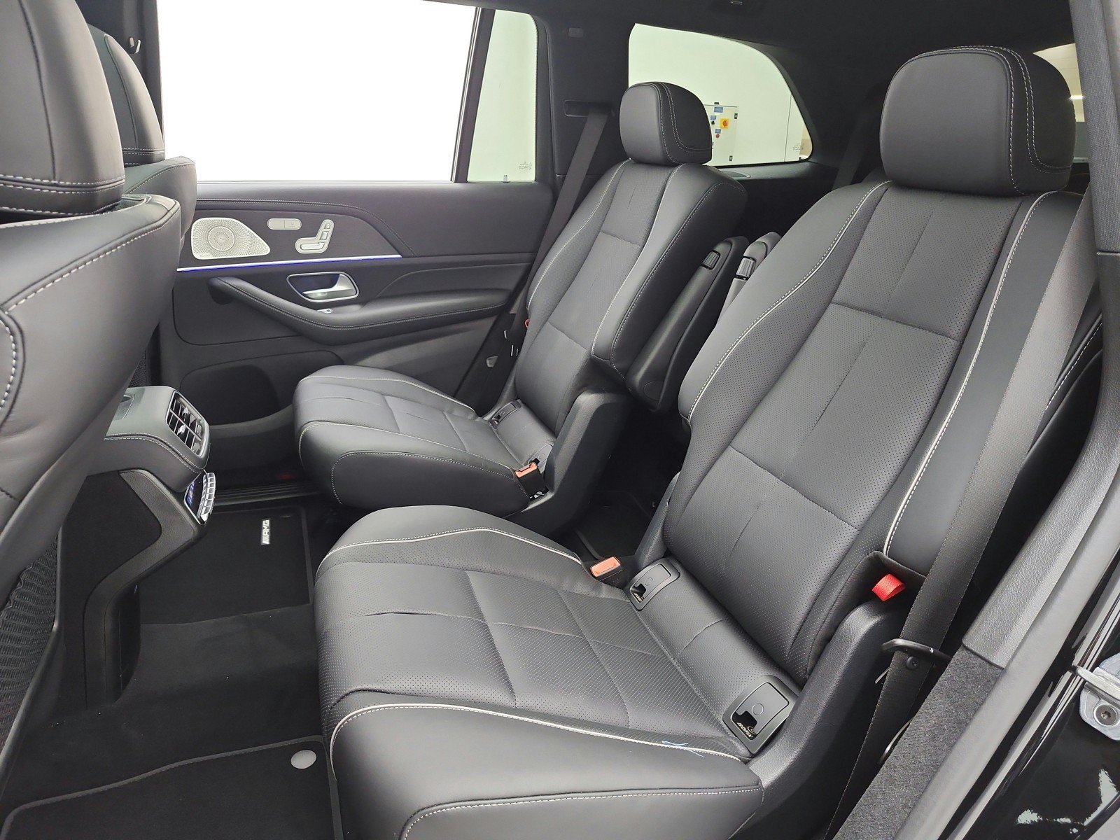 New 2026 Obsidian Black Metallic Mercedes-Benz GLS 580 4MATIC® SUV image 42