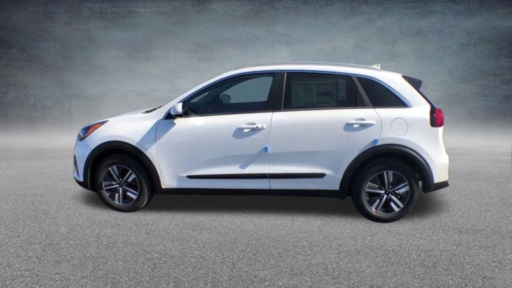 Used 2022 White Kia EX Premium image 14