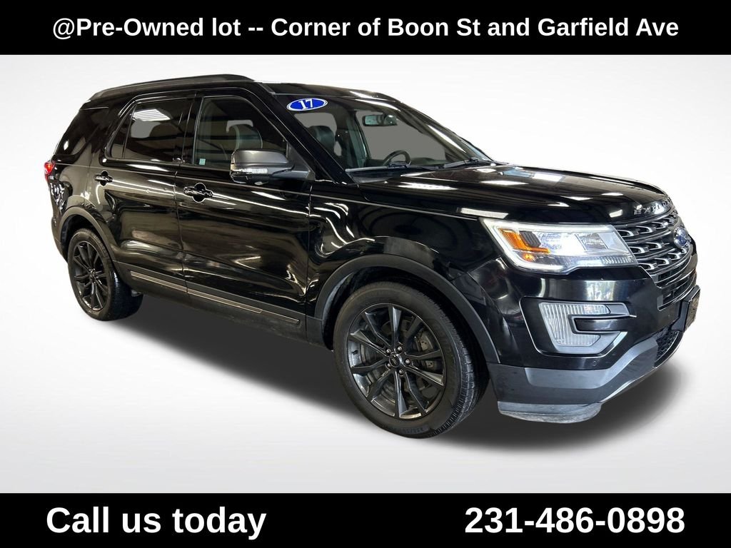 Used 2017 Black Ford XLT image 7
