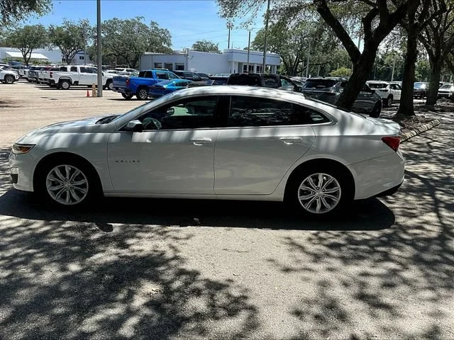 Used 2025 Summit White Chevrolet 1LT image 4