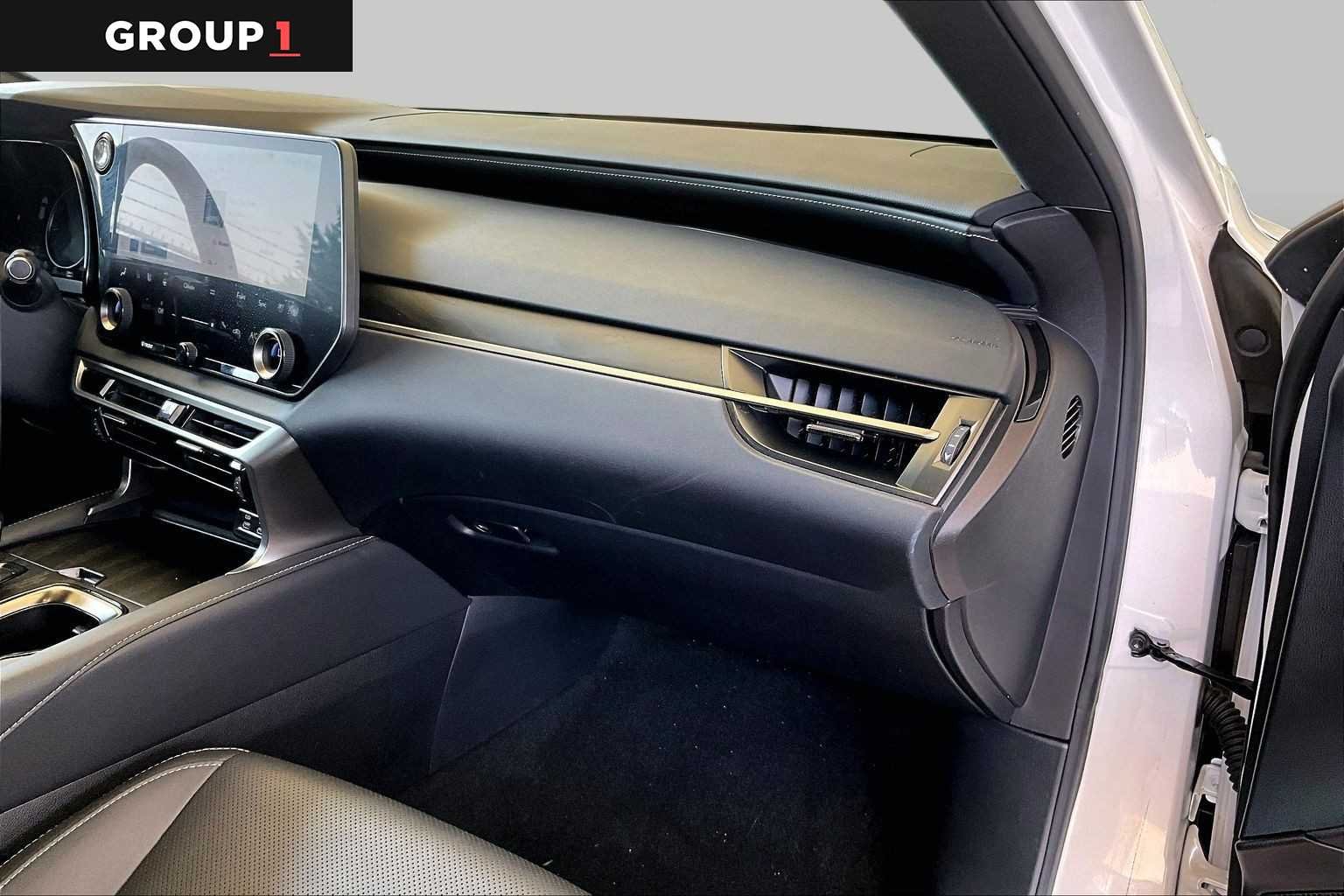 Used 2024 Eminent White Pearl Lexus Premium image 15