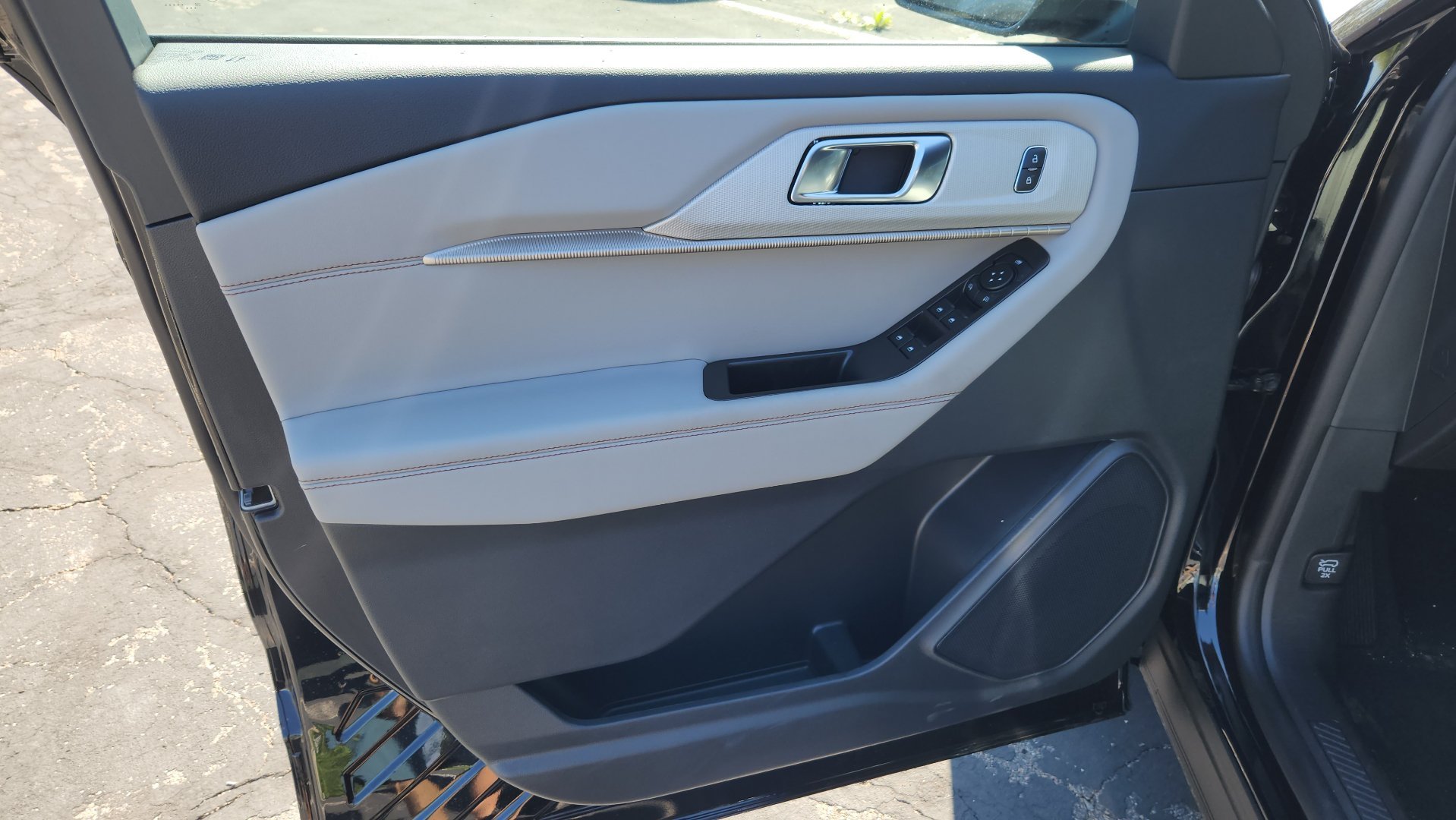 New 2027 Agate Black Metallic Ford Active image 12