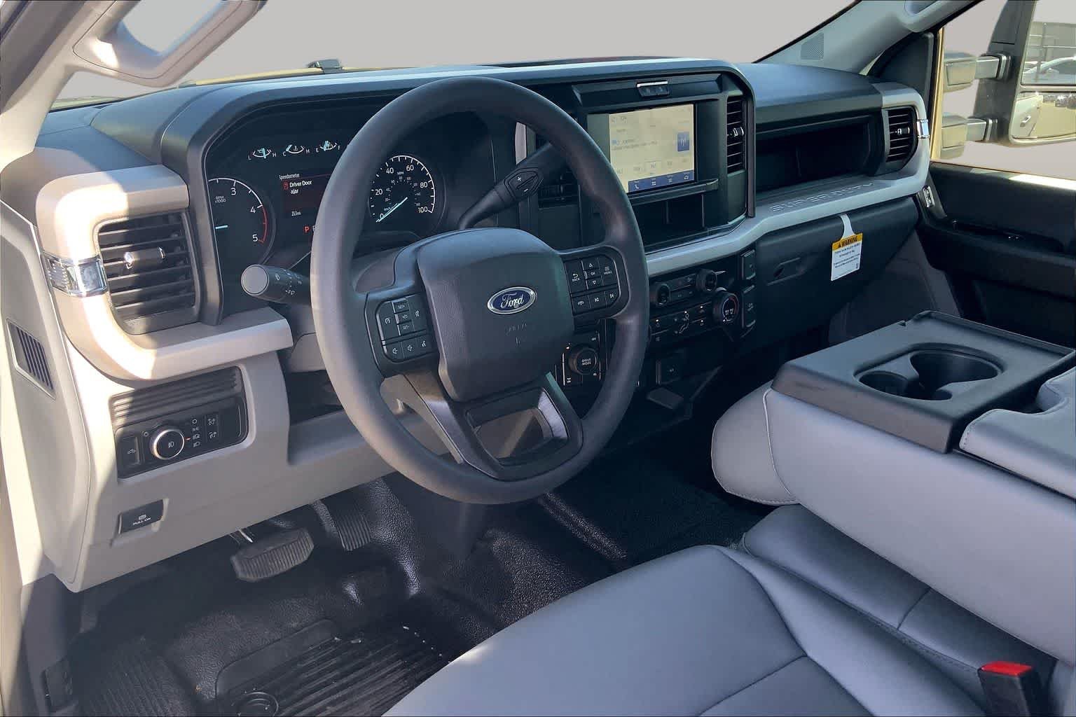 2026 Ford F-350 Super Duty XL - Photo 8